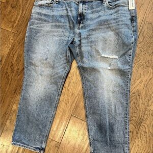 Old Navy Boyfriend Jeans 18 Petite Mid Rise Light Wash Distressed Relaxed NWT